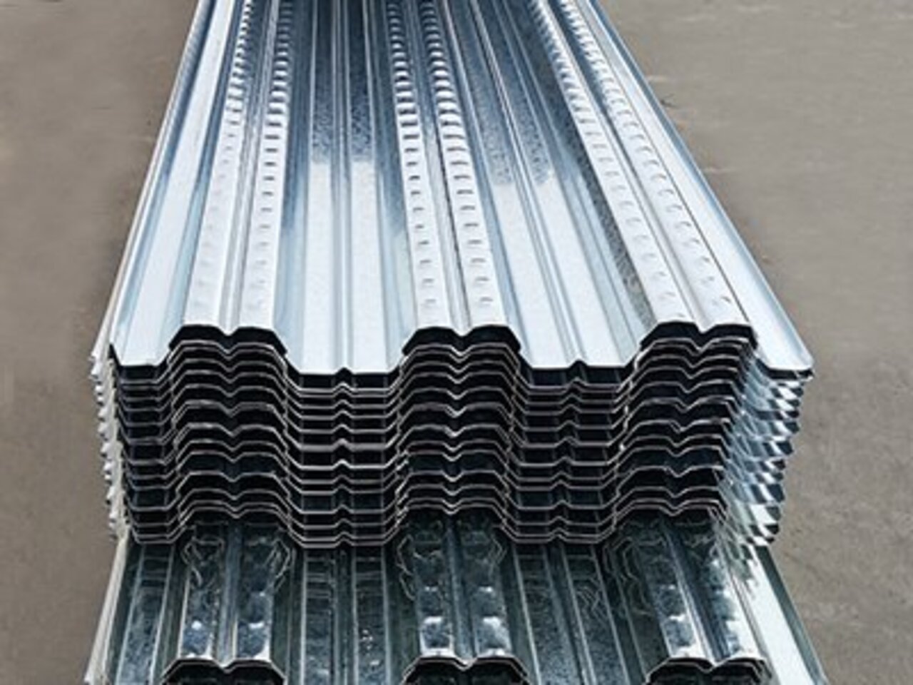 <b>YX51-240-720開(kāi)口型樓承板</b>